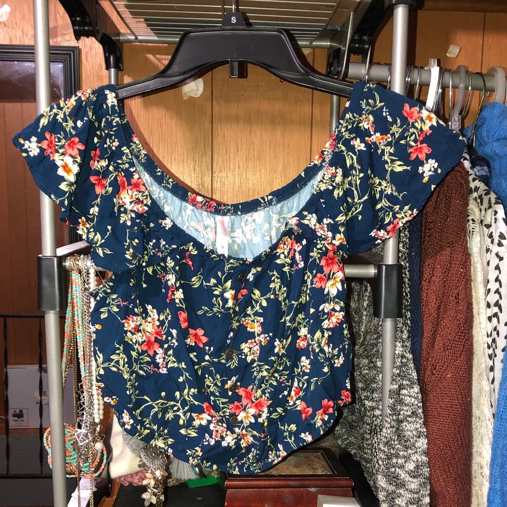 Cute two piece top and skirt